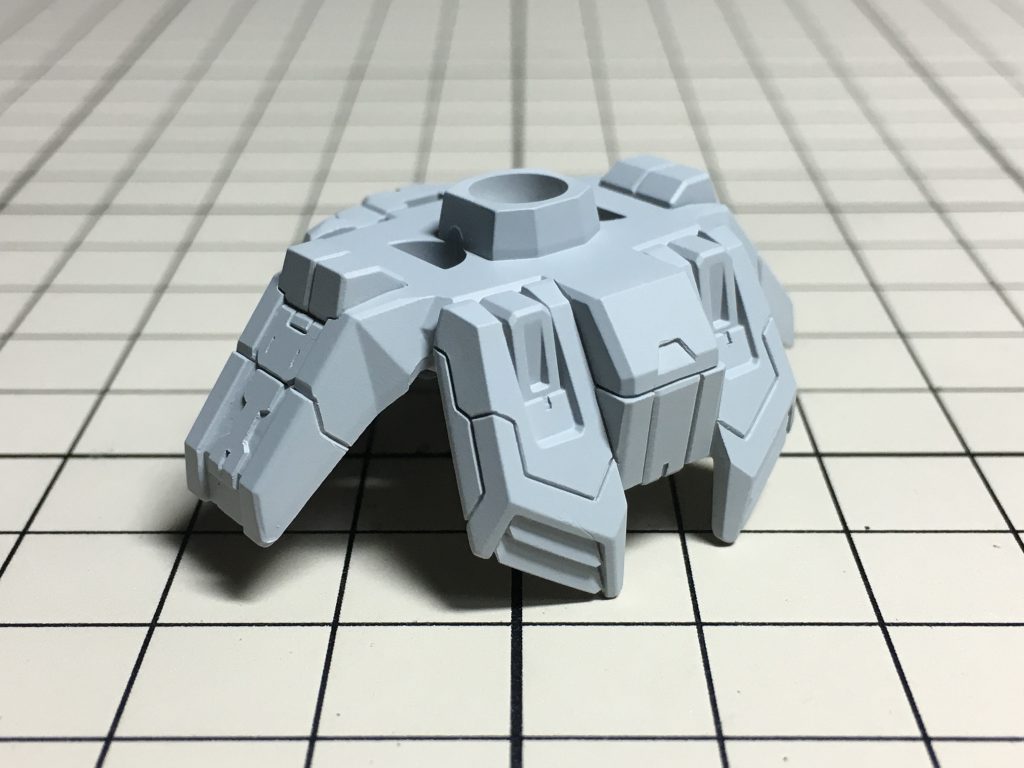 後ろのフィン状のディティールも彫ってます。