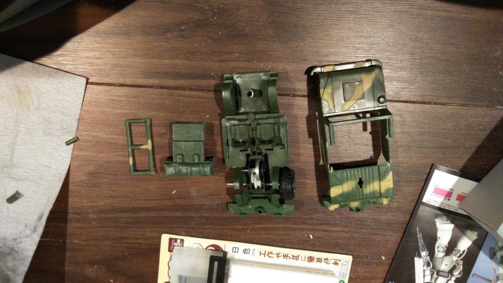 ザク×ジープ–3枚目/制作者：HUSTLER