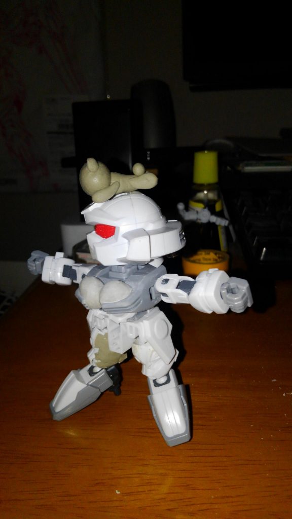 尻尾はギラギラのジャンクパーツの手首用ボールジョイント。つまり手として取り付け可能！(ﾏﾃ