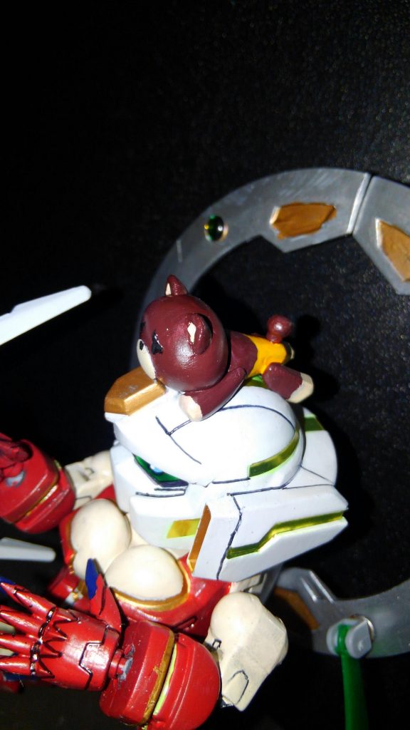 塗装ですがちゃんと服着てます(笑)
メインカメラは彼の指定席の為に取り外されたのですヽ(・∀・)ノ
ちなみにメインカメラ跡に磁石仕込んでるので張りつきます。