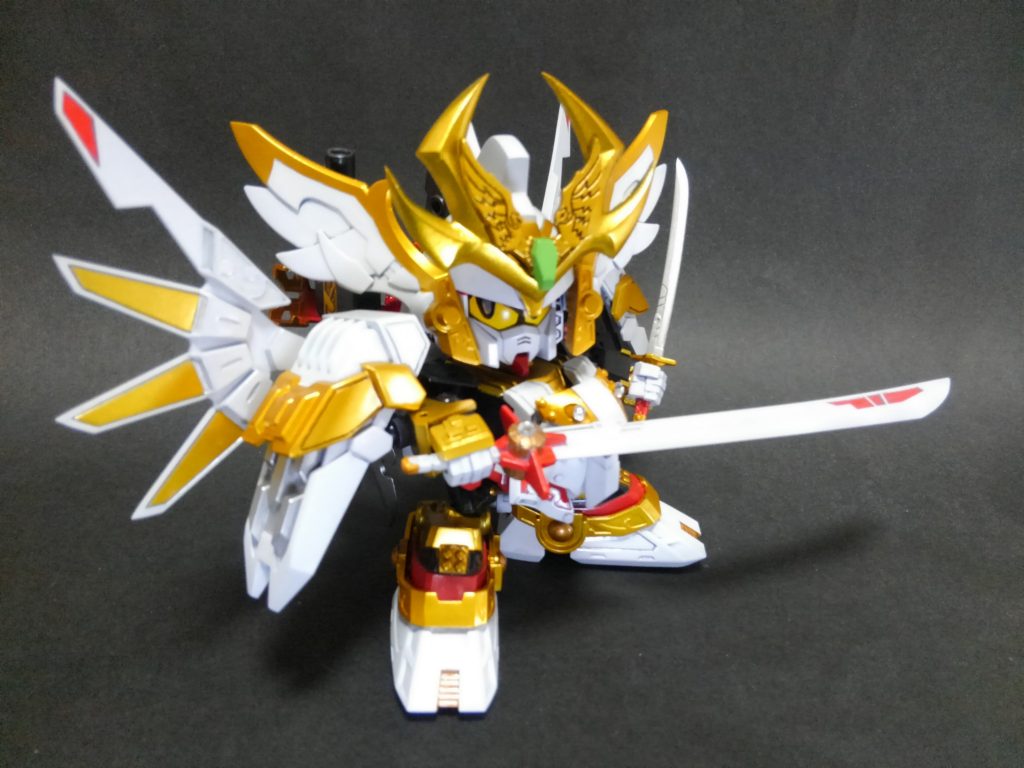 號刀も武化舞可の鎧のボリュームになら合いますね❗兜の前立ては、HJの烈伝零で広まった三代目大将軍の物に換装可能です。