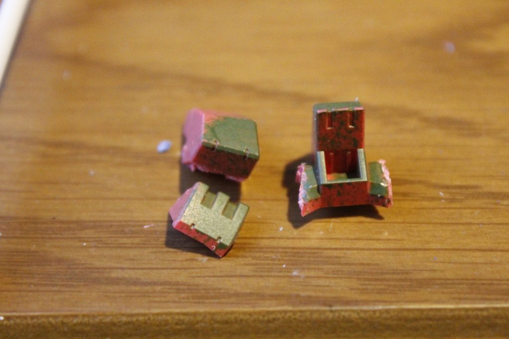 胴体はぶった切ったフラウロスの胸部を移植してます。