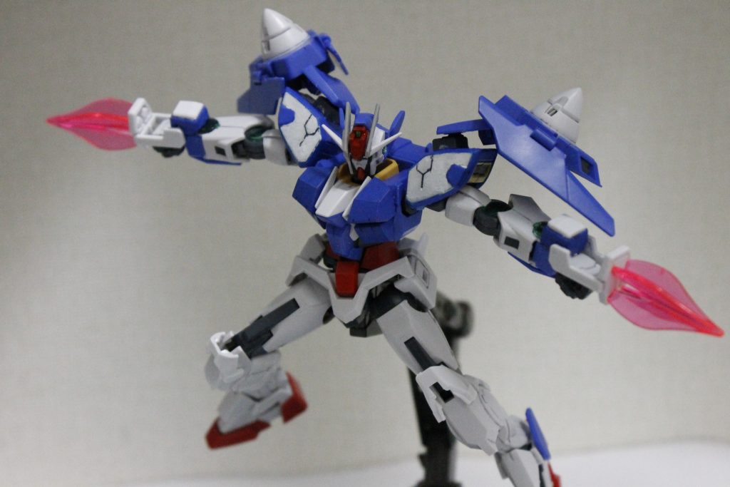 クロスボーンから移植したブランドマーカー「GNビームマーカー」
もちろんビームシールドとしても使えます。