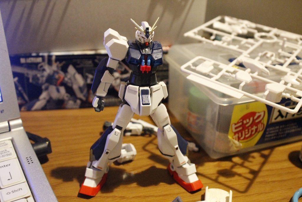 その後もう一体購入したベースガンダムを使用してミキシングしました。