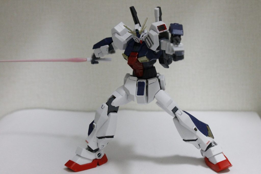 ビームサーベル
腕部ガトリングも削って展開可能に。