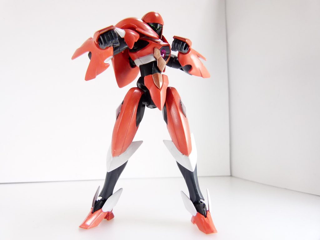 固定武装は胸の拡散ビーム砲のみ。ビームバルカンやファルシアソードも手をビルドハンズに変更したため非使用。
ビルドハンズで高められた格闘戦能力を活かし己の拳で戦うスタイル。肩･腰･足首は一部を削って可動範囲を拡大。
なお、ファルシアへのビルドハンズの適用は無改造では厳しいのでボール軸を削りましょう。