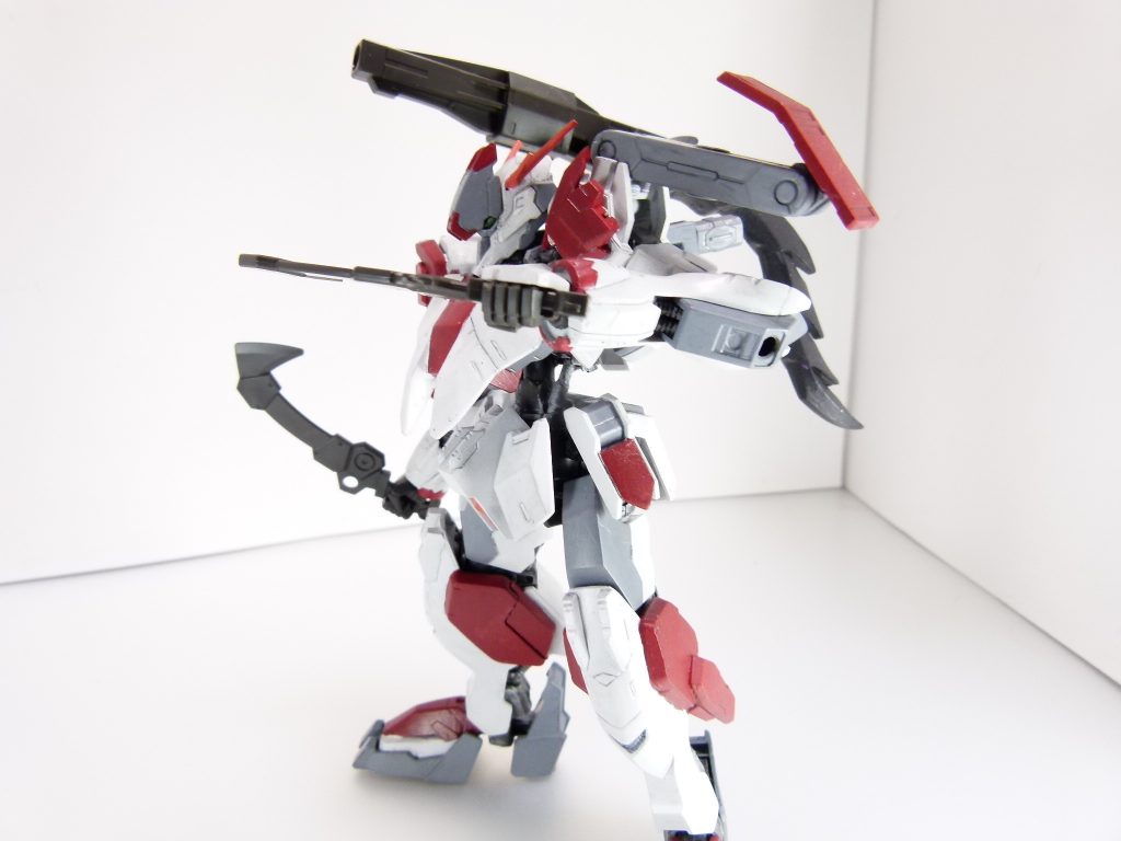 ショートバレルキャノン：ギャラクシーキャノン（レールガン）を使用しない場合のガンダム・フラウロス（流星号）の砲撃武装。移動時の砲撃にも対応しており、乱戦時に優位を発揮する。アサルトナイフ：扱いやすいショートレンジ使用の近接武器。ジョイントパーツ：ショートバレルキャノンなどを他ガンプラに懸架するジョイント。流星号用各種武装。ジョートバレルキャノンは基本的にはジョイントを介して３ミリ軸で装備。アサルトナイフの丸穴は３ミリ穴、ジョイントパーツでこちらも懸架可能。余談ですがシールはヴィダール用手首のみ。要塗装です。