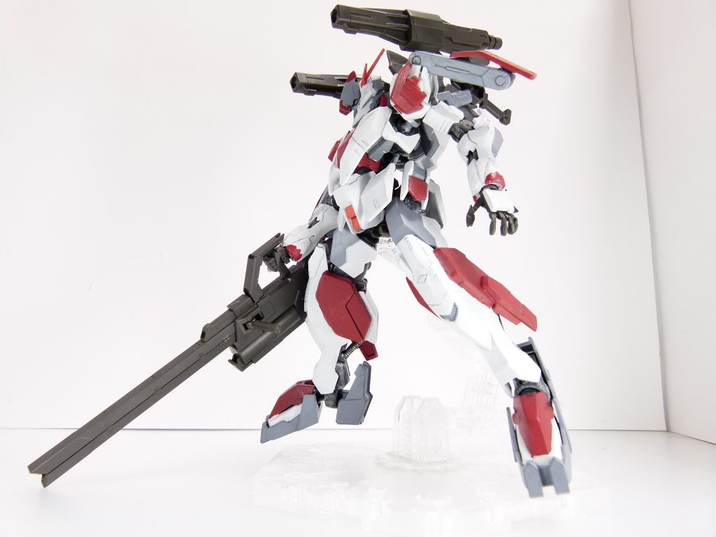 鉄華団用武装を全部つけて。平手は上記オプションセット５のもの。