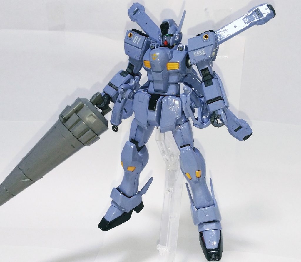 フロント。
攻撃力不足を補うためにショットランサーを装備。
わかりにくいですが、カメラアイはモールドを潰してゴーグルタイプにしています。一応、サナリィも隠す気はあったということで。