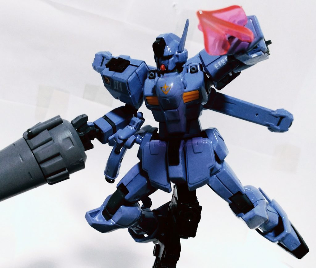 ビームシールドとブランドマーカー。基部が隠れるのはこの世代だけらしいですね。