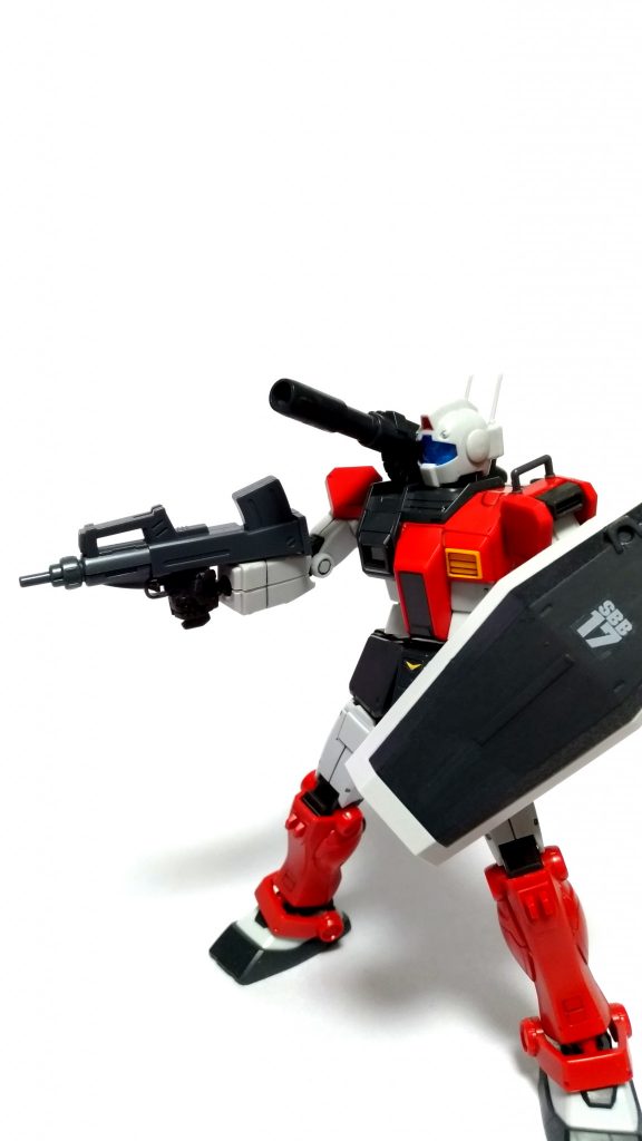 自分の勝手なイメージで、ジムキャノンは盾とマシンガンがないと落ち着かなかったので家のマウンテンサイクルから発掘したジャンクを代用。