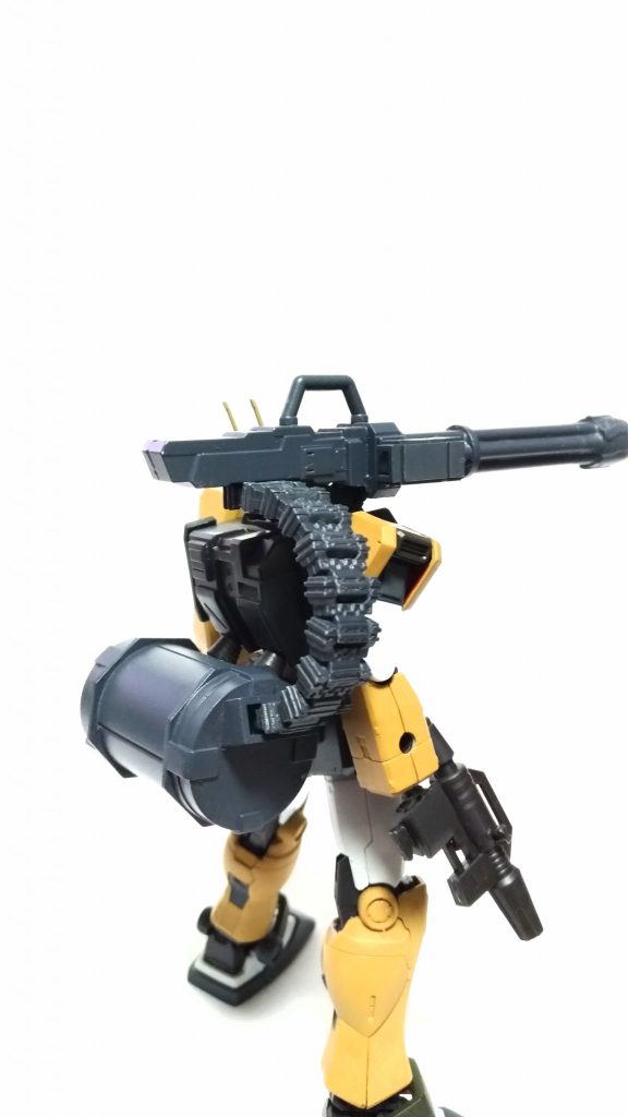 アフリカ戦線で中破したジムキャノンをジムの余剰パーツで補修し、肩部アタッチメントにガンダムタイプの予備武装であったジャイアントガトリングを応急的に装備(って設定