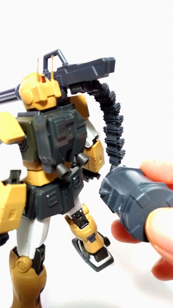 ドラムマガジンと給弾ベルトはMSGのものを流用してまーす。(ガトリングはマウンテンサイクルから…多分キャンペーンでもらった奴)
ちなみにドラムマガジンはジムキャノンの腰に無改造で取り付けられるから皆も是非是非…!