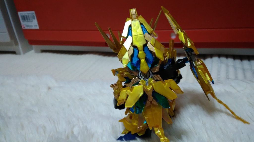 斜め後ろから。アームドアーマーしか見えてなかった......