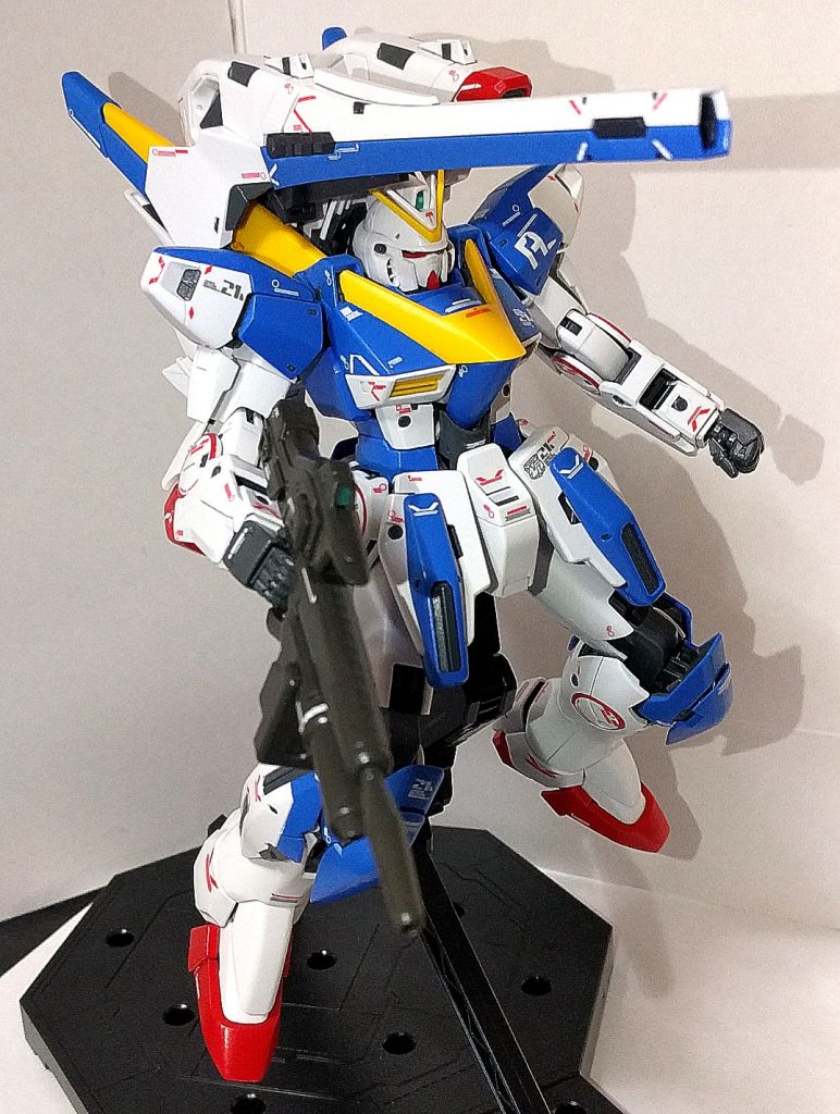 こちらの形態でももちろん可動には大した問題もなく動かす事ができます、パーツの装着方法などの都合上付け外しは出来ますが、デカールを貼っている場合は着脱時に剥がれる恐れがありますので注意が必要です