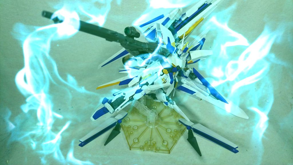 ･特殊システム
Δn_i_t_r_o(デルタナイトロ)
通常のn_i_t_r_oシステムとは異なり、機体各部の駆動部から全身を覆うような蒼い閃光が噴き出す。

メリットとしては
･機体追従性向上
･複雑な火器管制
･ファンネル運用可
･空間認識能力向上
か挙げられる。

デメリットとしては
･長時間運用すると(脳の使いすぎで)偏頭痛を引き起こす。
もって5分程度が限界である。

n_i_t_r_oシステムは通常搭乗者の精神状態に影響を及ぼす可能性がある。
という設定をガンプラバトルの設定に置き換えたものである。

･システム起動は口上にて可能。
例) ｢Δn_i_t_r_o起動!!｣