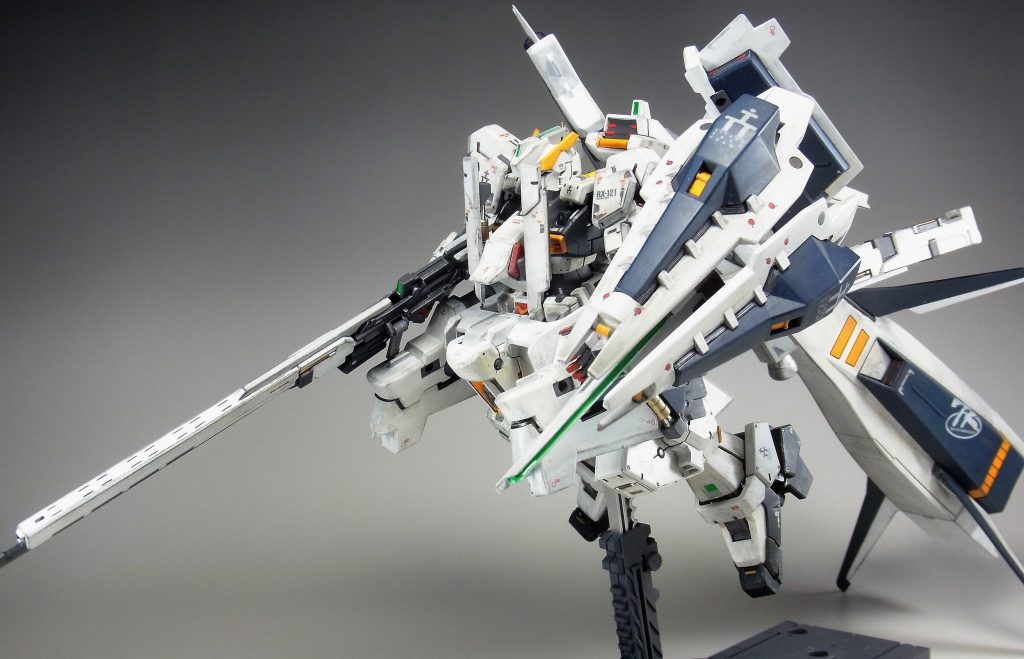 肩の型番のデカールは各種デカールから切り貼りして、121番を無理やりつくりました。
本当は121-1にしたかったんですが、スペースがなくて断念しました。