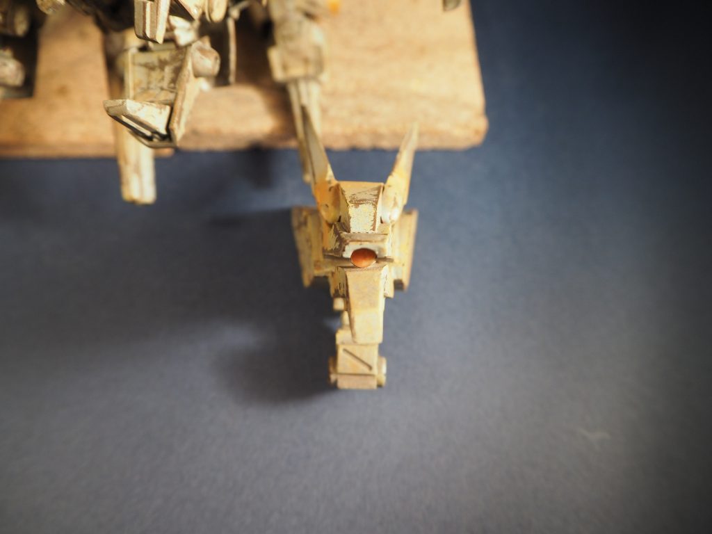 ほぼプラ板でスクラッチ。磁石内蔵なので外れます。