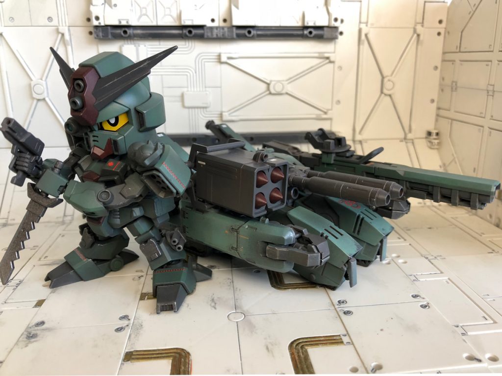 *モビルタンク・ハーミットクラブ*
分離した武装類は戦車型のサポートメカに変形する。