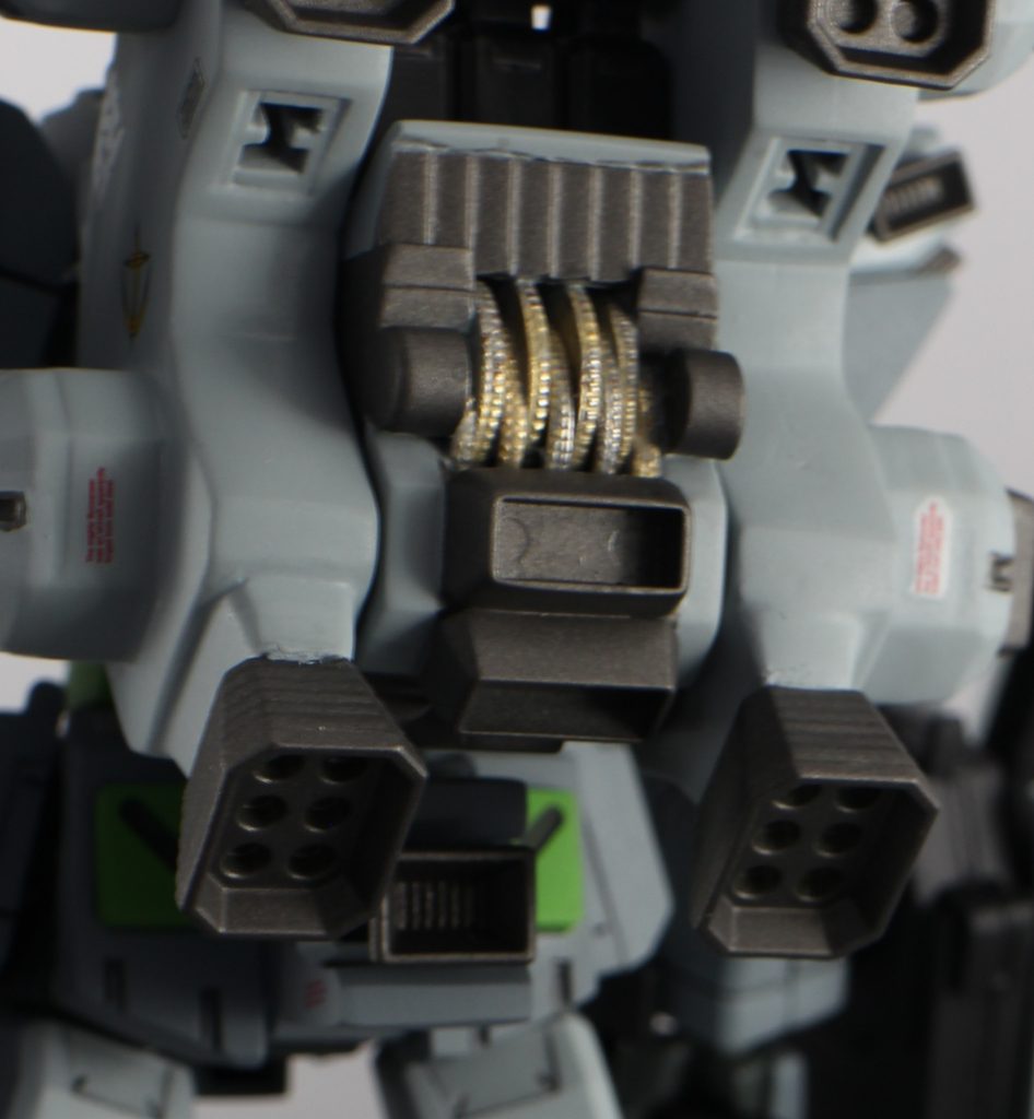 画鋲でシイタケを作りました
金属感出ていいですよね