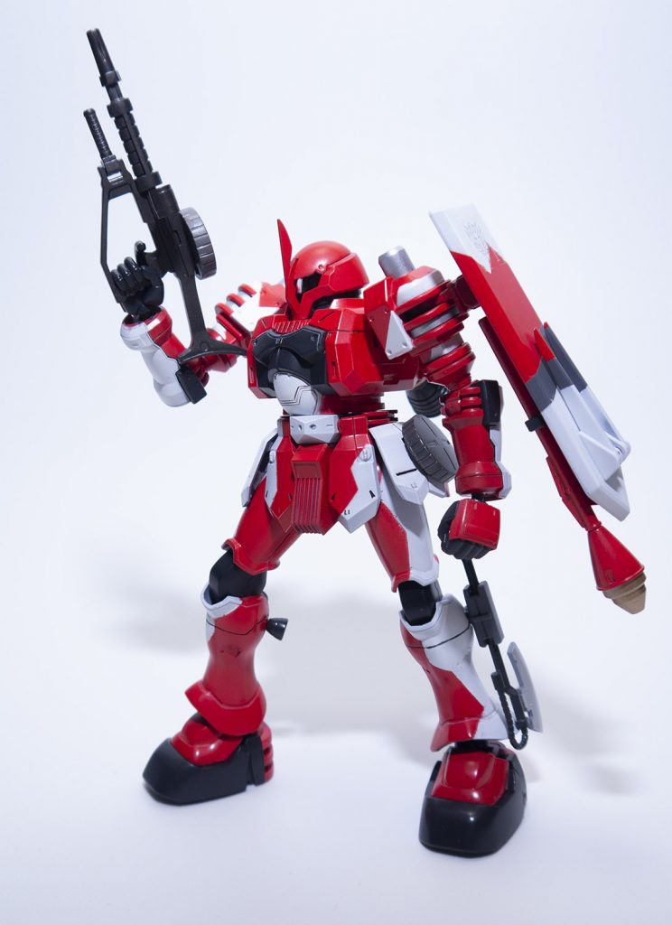 シールドの迷彩パターンを思いっきり間違ってますが「アレンジ」ですと言い切ることにします。