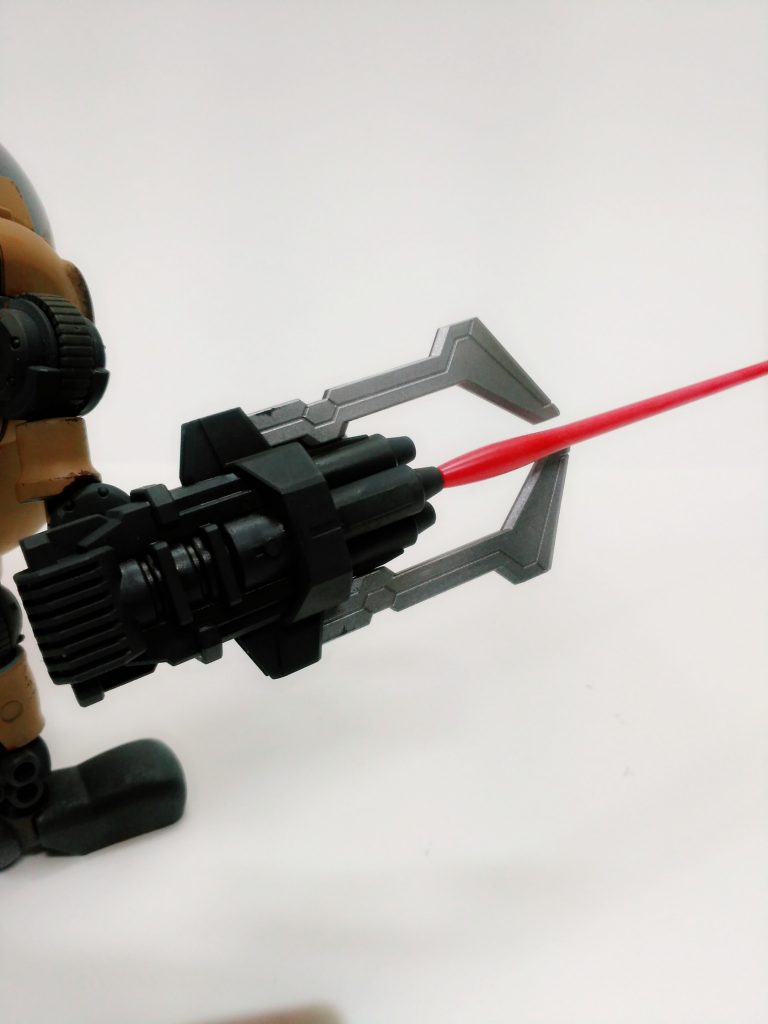 ブレードモード。
ビームサーベルが挿せる部分があったのでついでに追加。これでも結構いいですねぇ。