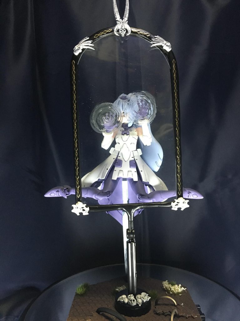 メカサラちゃんからの景色です。
悪魔っぽい鏡と割れた地面で荒れた世界っぽく
鏡面には手が当たるところで波紋ぽいものもつけてみました⭐︎