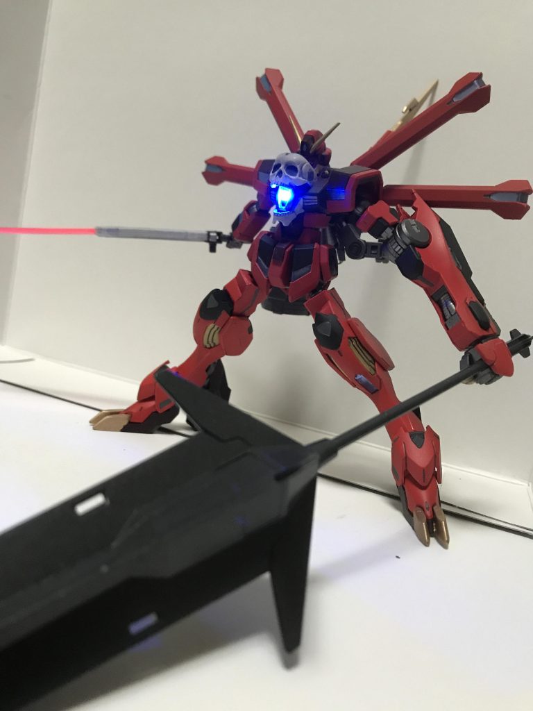 本機の最大の必殺技は内部に仕込んだLEDユニットにて発光できるようにしてあります！