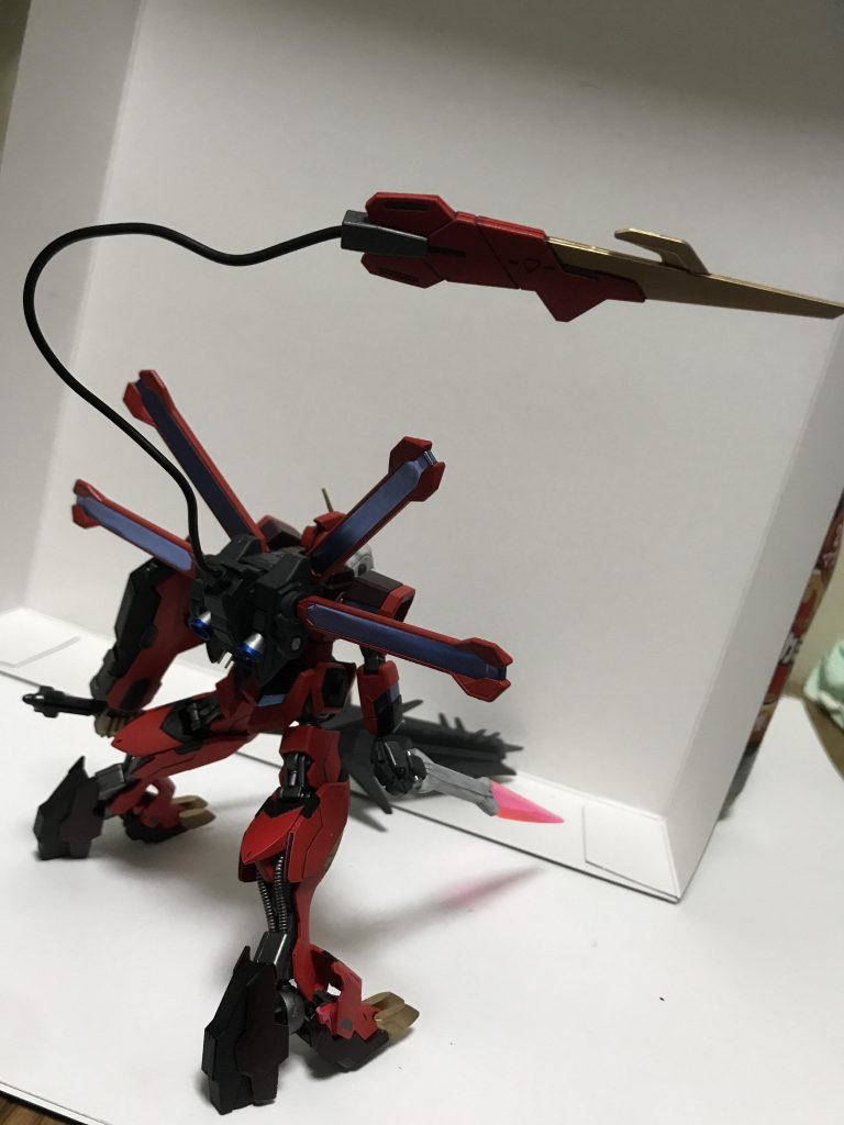 バルバトスを使用しているのでもちろん阿頼耶識システムも搭載されています。