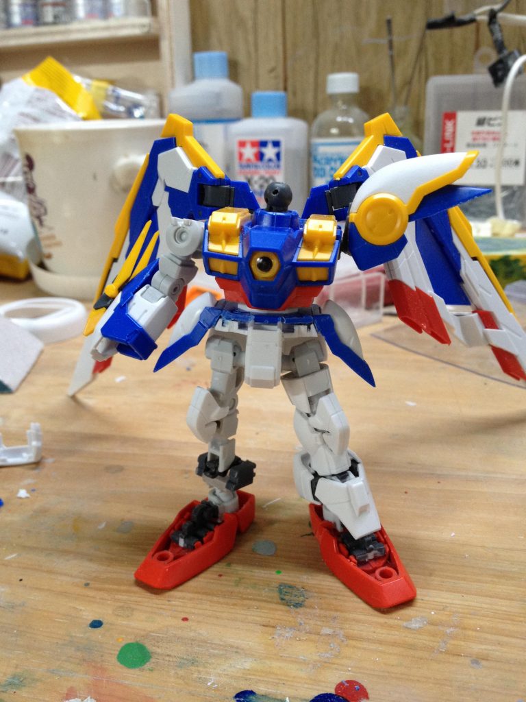 足はクロスフレームを基本に足首を二重関節に