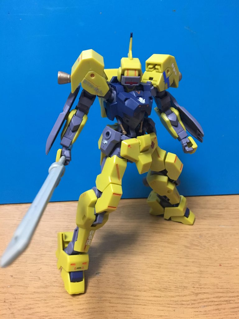 パルチザンを持たせて