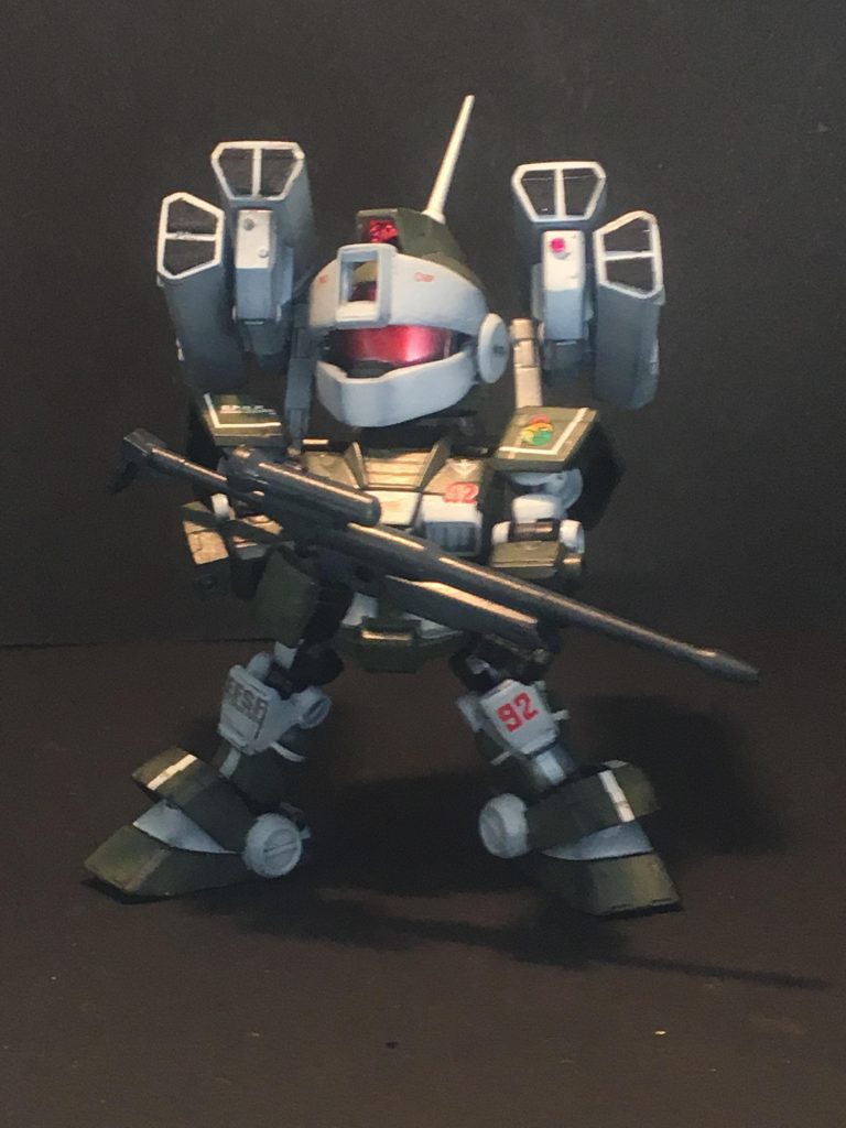 バイザーは可動します。
左手は、平手に改造。