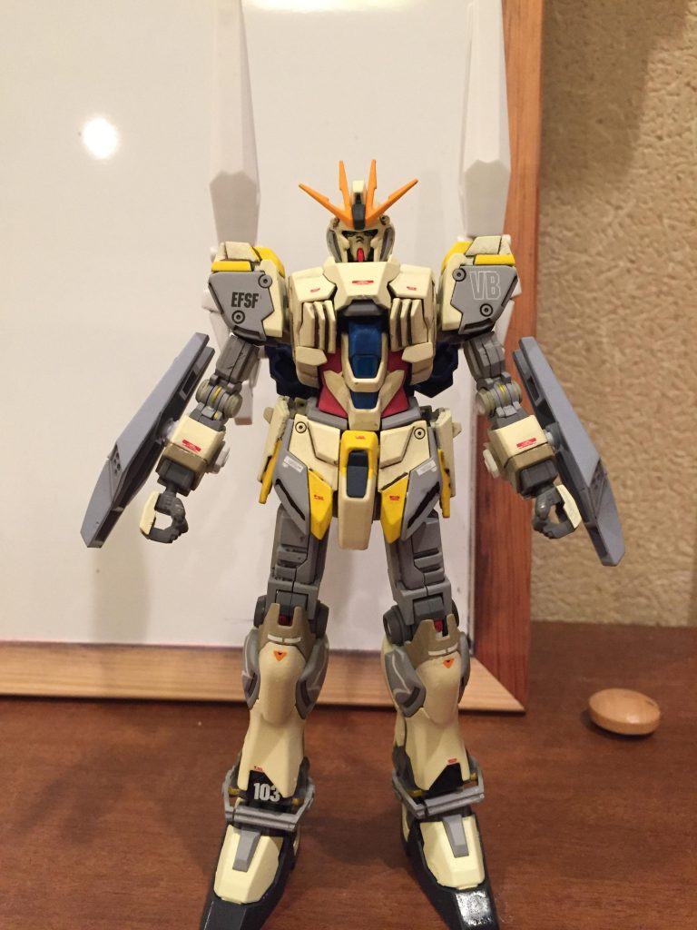 今回はジーフレームとガンプラを組み合わせてみました。