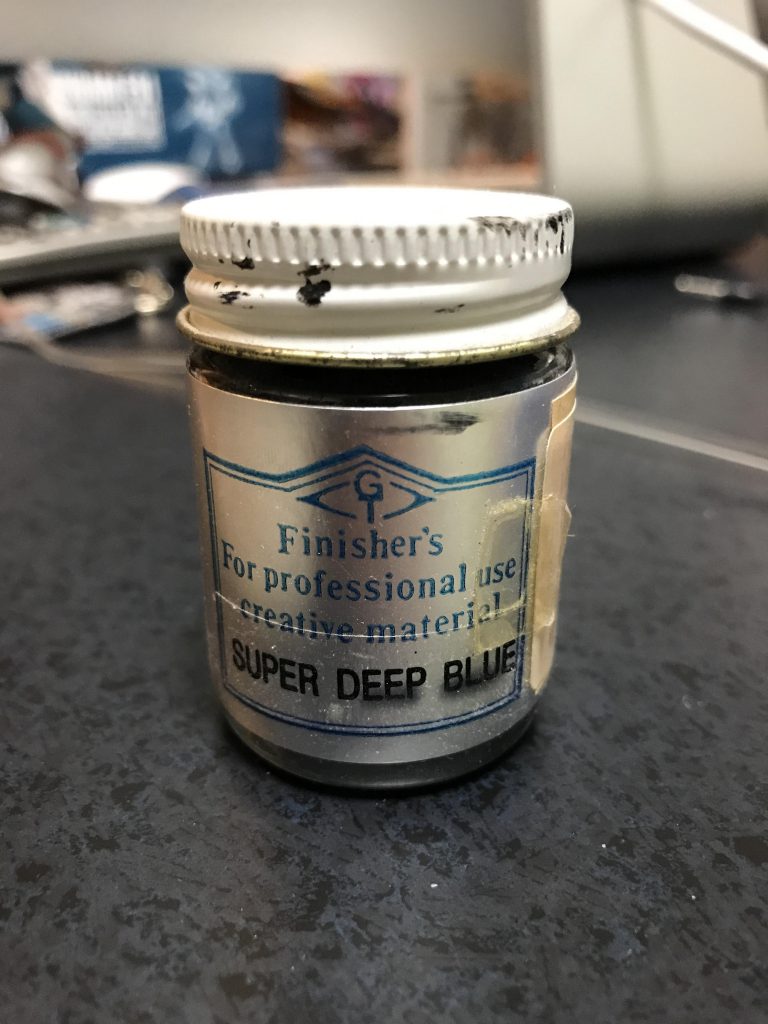 メインの黒はお気に入りのフィニッシャーズ、スーパーディープブルーを基本に調色しました