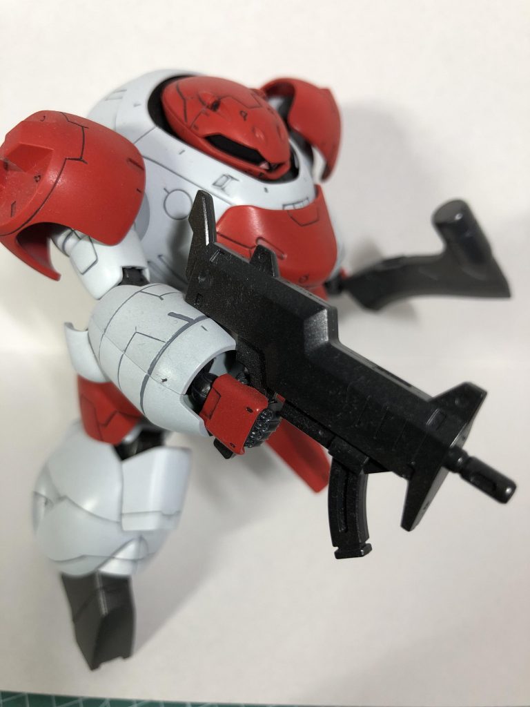 関節、武装は全て黒鉄色。メタリックがカッコ良いです。