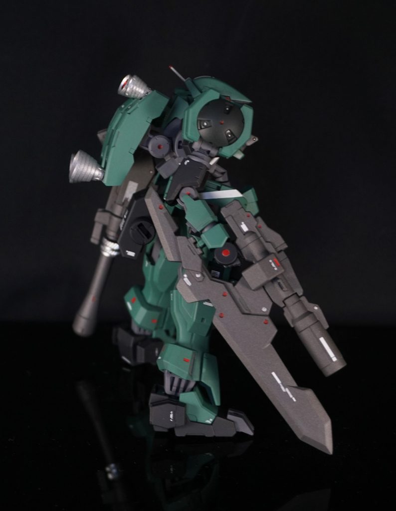 横から。メイン武装は鉄血のMSオプションセット