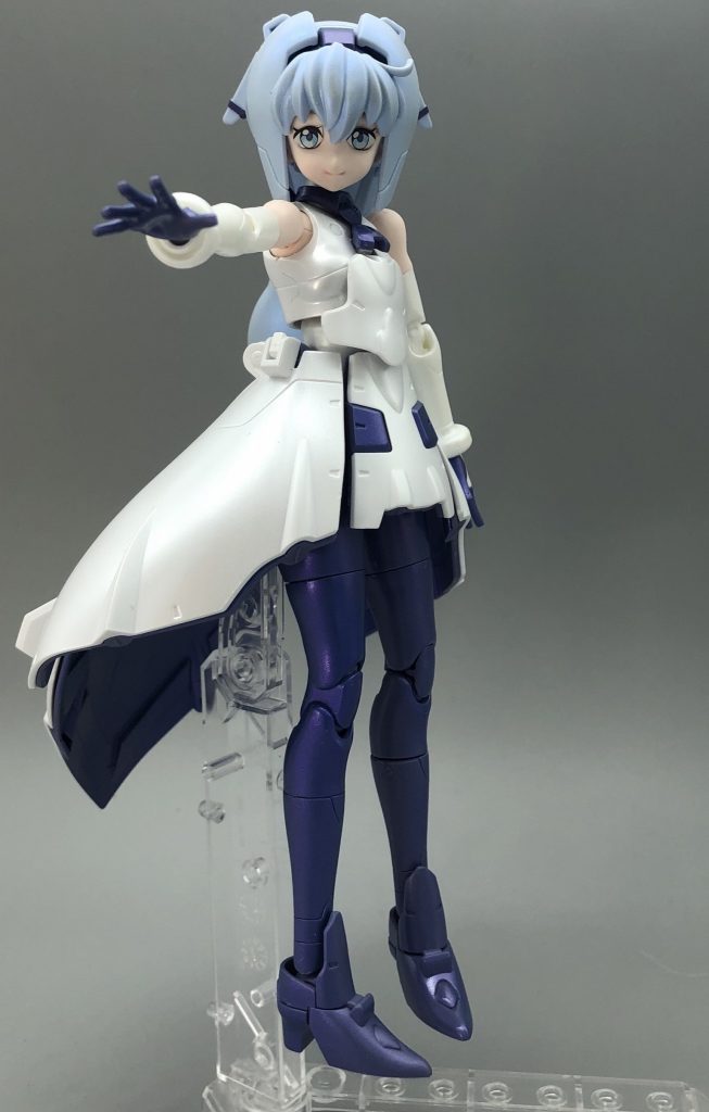 目はシールを貼っています