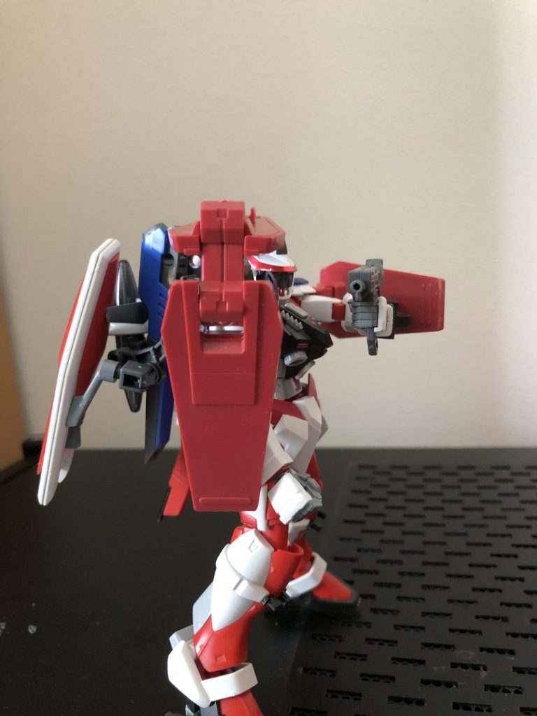 シールドを展開しての射撃とか。