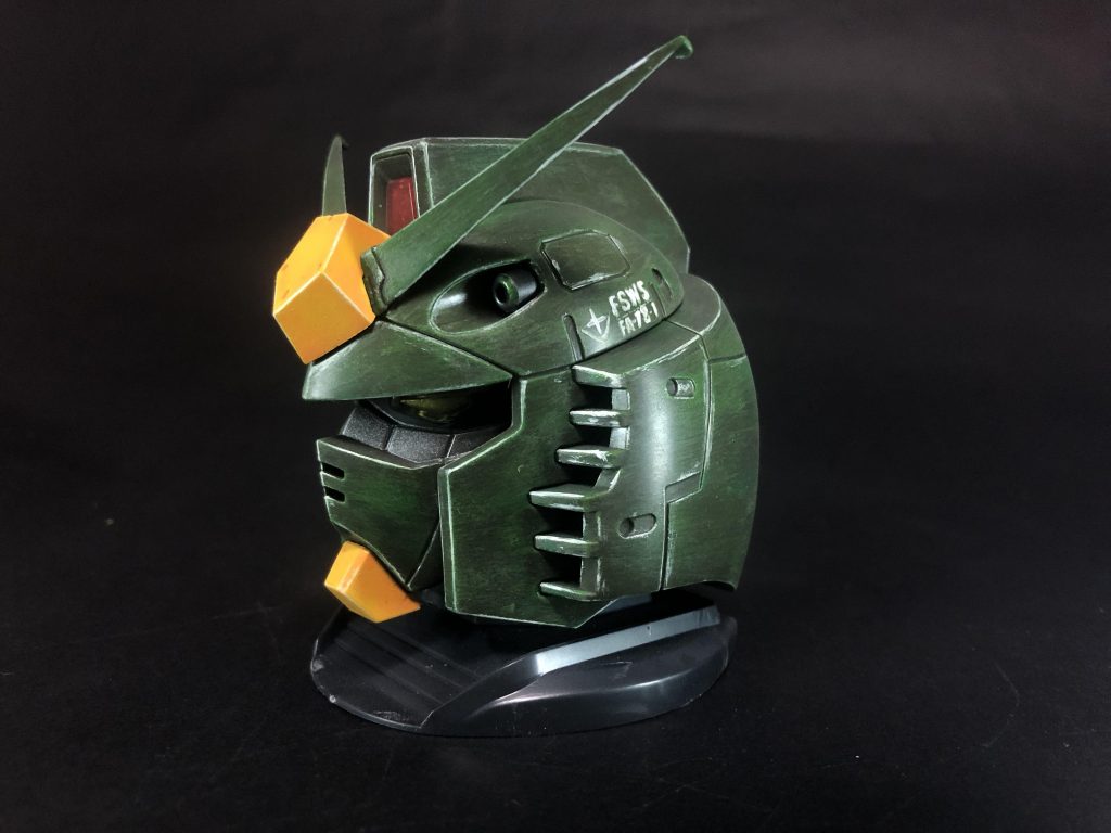 デカール消えかけだったので上から描きました。