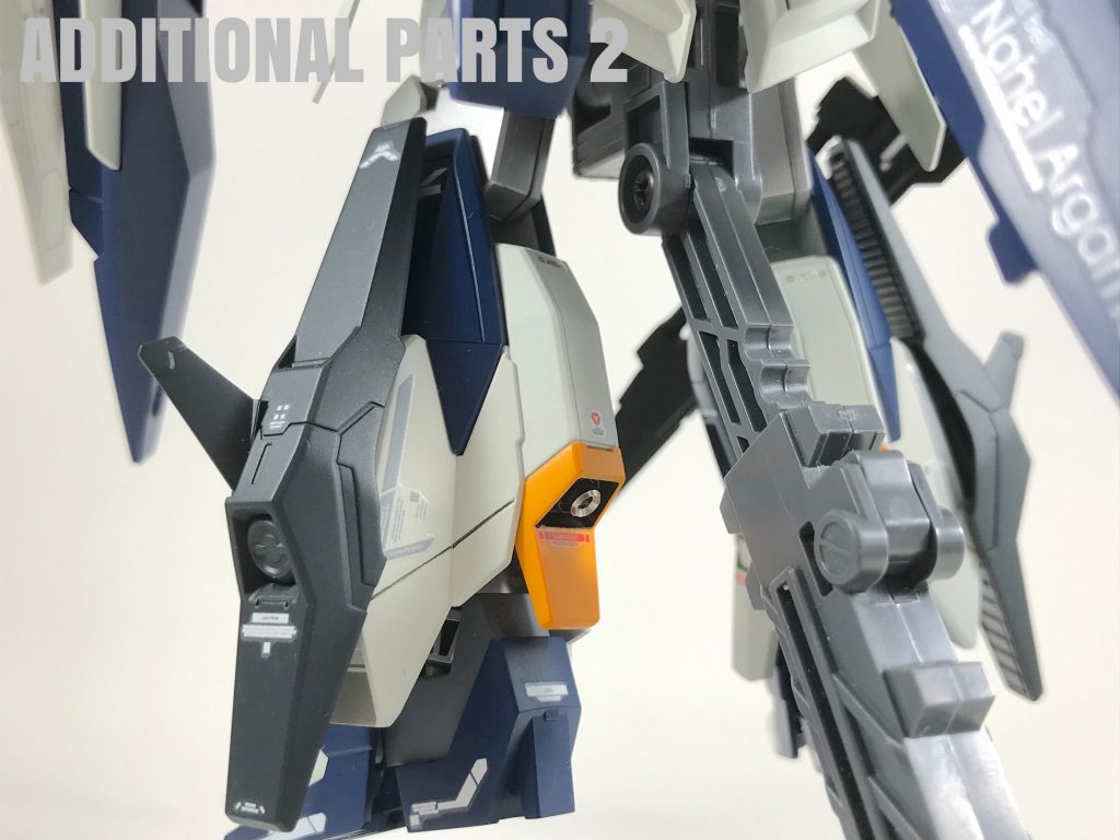 追加パーツ その2
脚部に追加装甲兼ブースター
を設置してみました。
あと余談ですが、初めて金属
パーツ（ノズル部分）を使用
しましたが、なんとか上手く
取り付けられました。 (￣▽￣;)