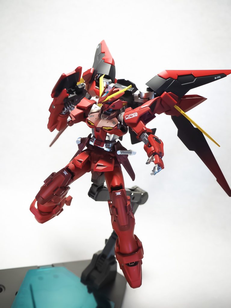 次に、ビームライフルです。
エクシアダークマターのGNライフルを使っています。
1枚目の画像のように、ライフルとしてもビームサーベルとしても運用可能です。