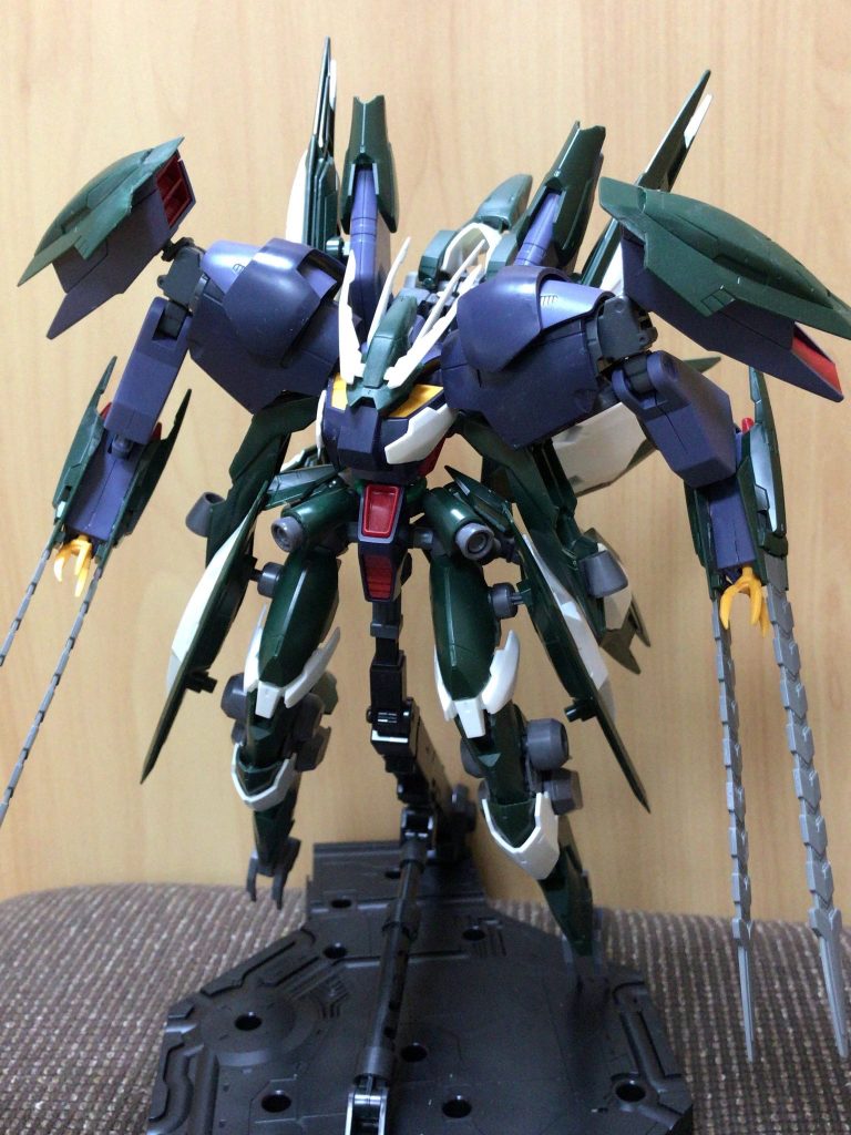 塗装前の画像です。元のバイアランカラーかティターンズカラーにしようかとも悩みましたが、結局私の好きなグリーンになっちゃいました(笑)