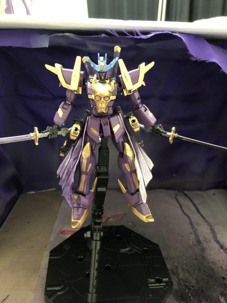 六紫機唯一の実体剣
明るい方 紫白（シロ）
くらい方 紫黒 （シッコク）