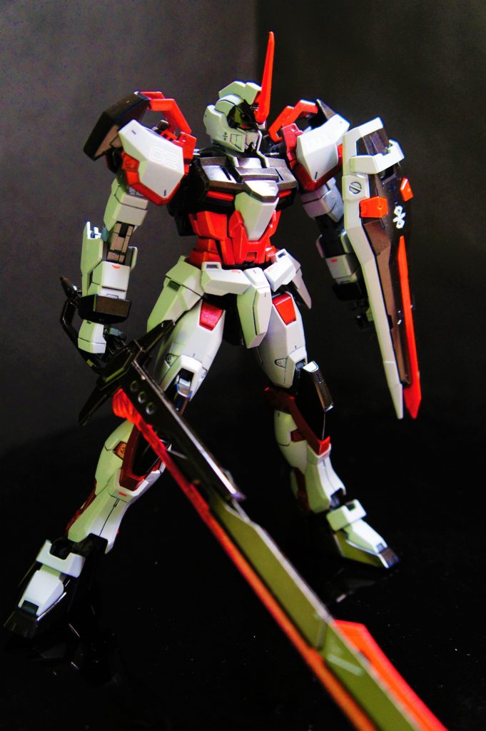 初期形態
名刀「デスブリンガー」とバルカンのみの装備。接近戦に特化した形態です。