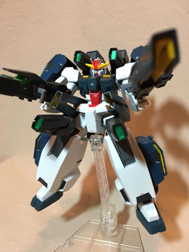 ハイパーバーストです。GNバズーカとGNキャノンで色々な形態に武装を変化出来るのも面白いです。