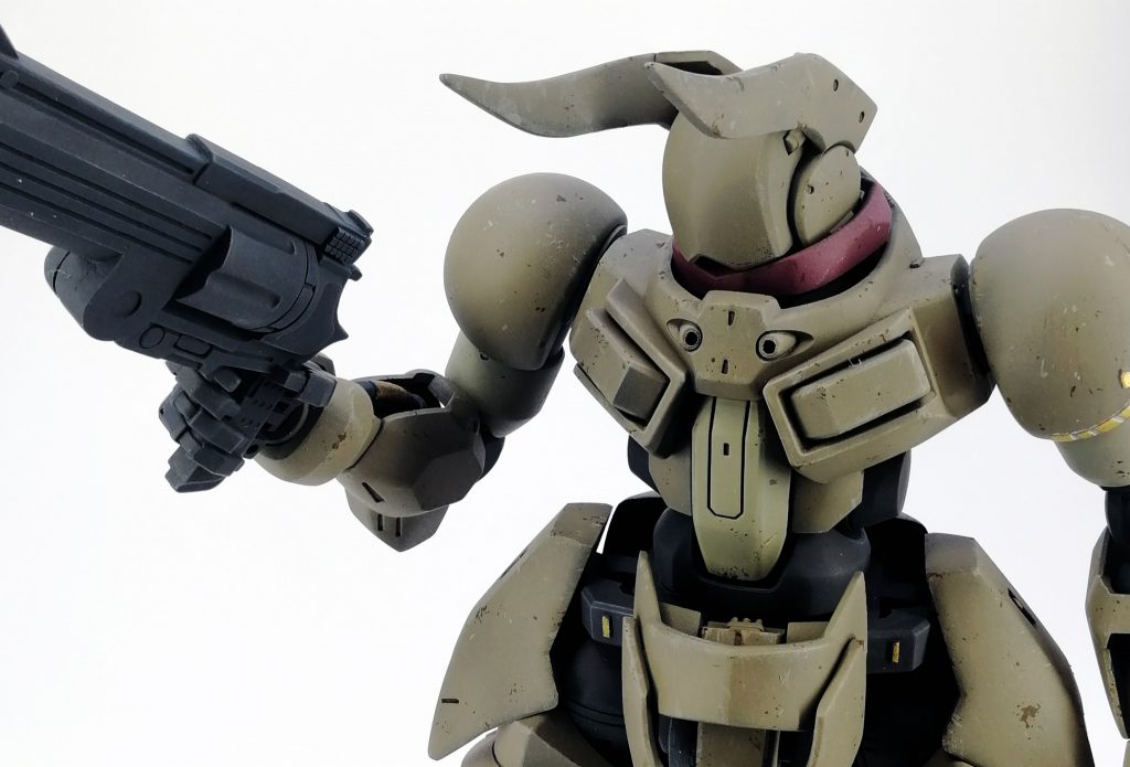 頭は1/100オーバーフラッグの前後を反転して小加工。
ガンマンの襟風に首元だけ赤くしました。