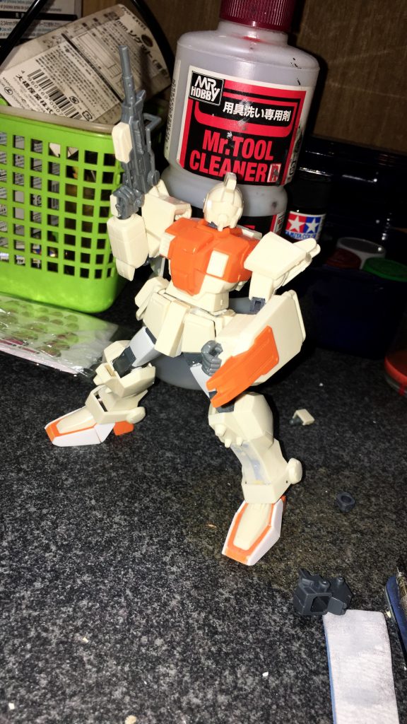 腕と脚の加工が終わった頃です。
脚も開くし、腕も良く曲がるように^ ^