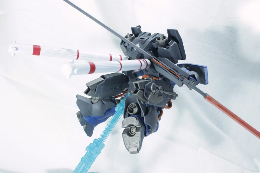 やはりバックパックが特徴的なので後ろ姿が最高だ。