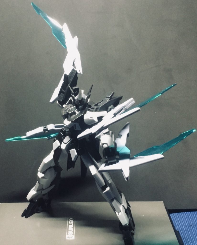 トライエイジの必殺技的な…スラッシュエッジ……!!みたいな…