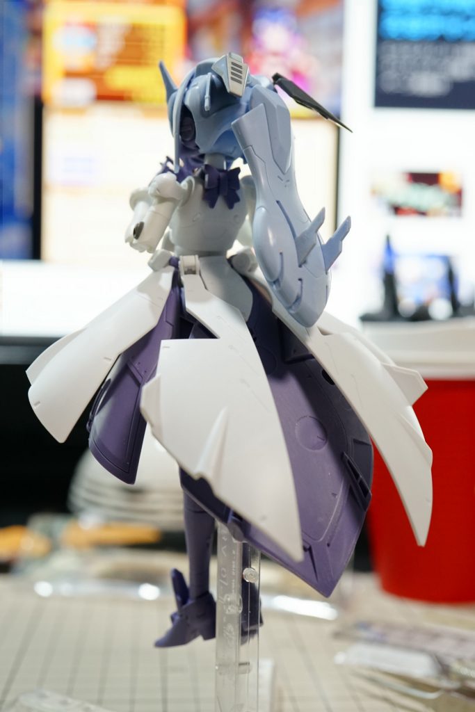 ポニーテールの上部にディテールアップパーツを追加